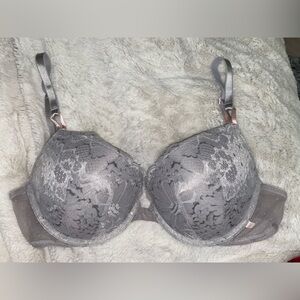Lace Victoria’s Secret push up bra 🎀
